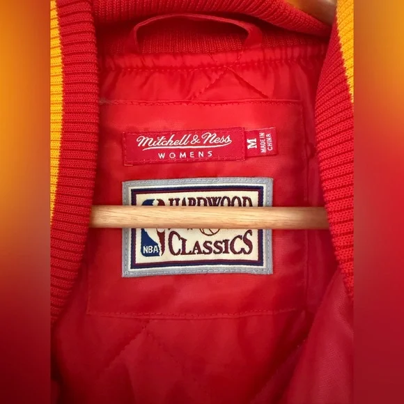 Kansas City Chiefs Bomber Women’s Jacket, size medium. - Picture 6 of 11